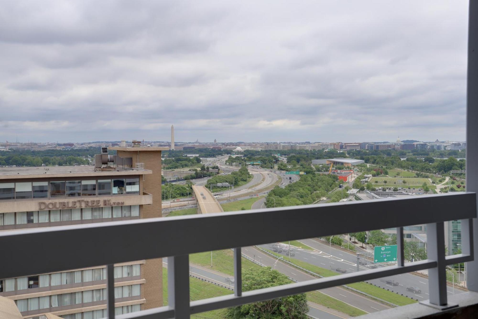 Unique Apartment In A Great Pentagon City Location Арлингтон Экстерьер фото
