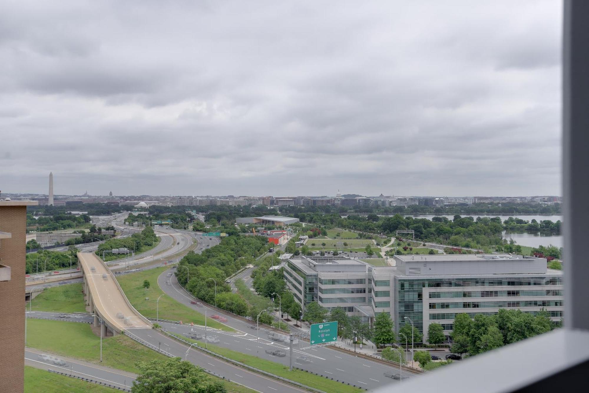 Unique Apartment In A Great Pentagon City Location Арлингтон Экстерьер фото